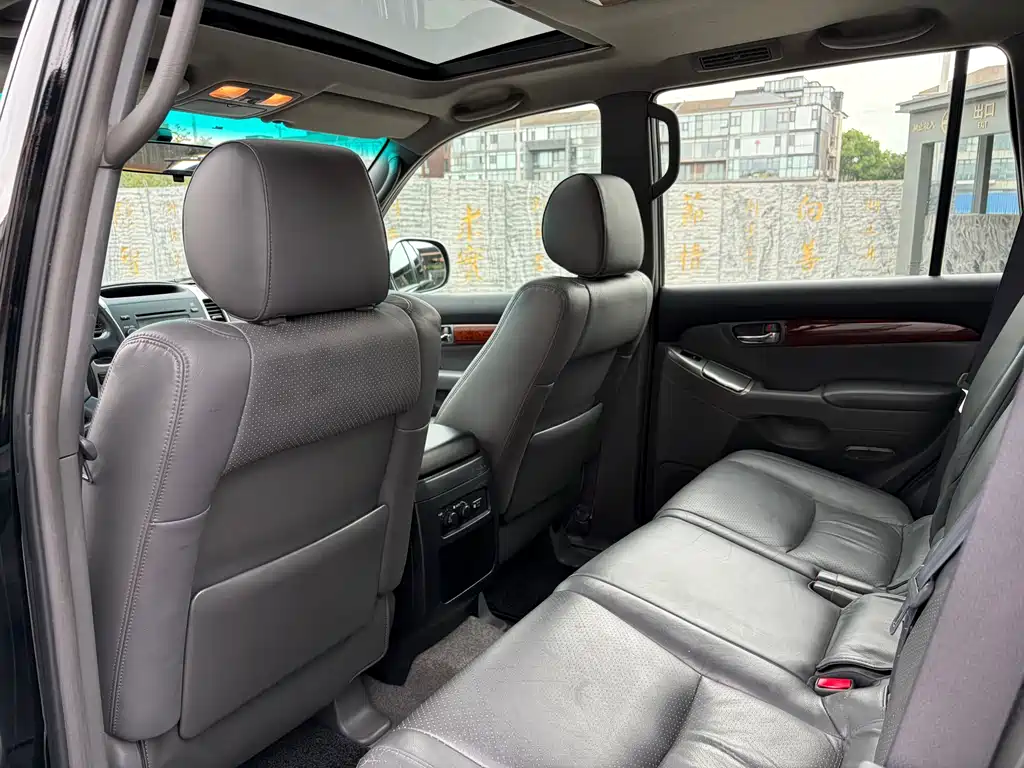 Toyota Land Cruiser Prado 2005 4.0L AT GX Luxury