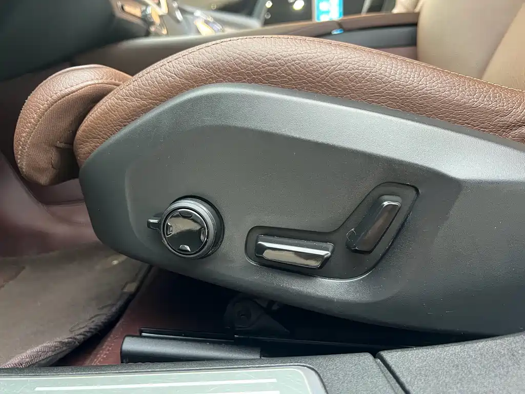 Volvo S90 — миниатюра 8
