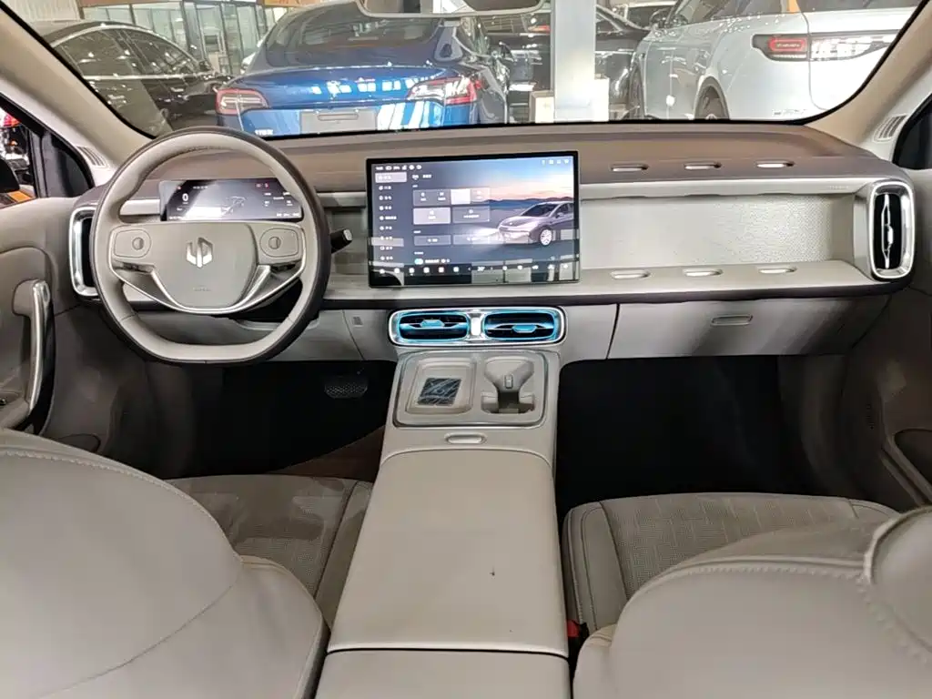 Leapmotor Leapmotor B01 — миниатюра 10
