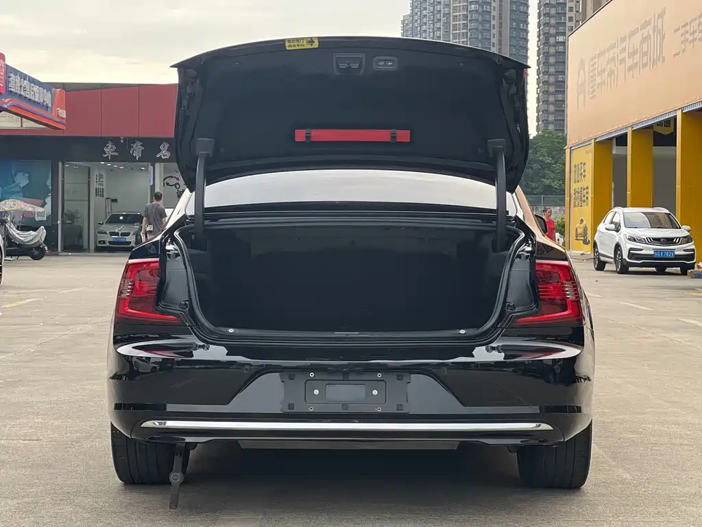 Volvo S90 — миниатюра 28