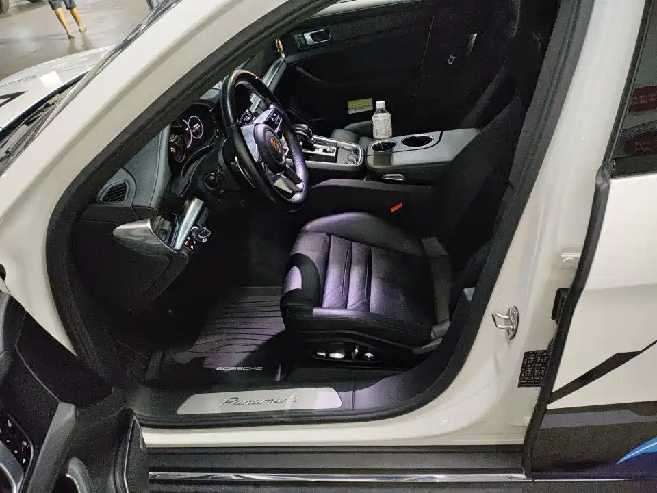 Porsche Panamera — миниатюра 6