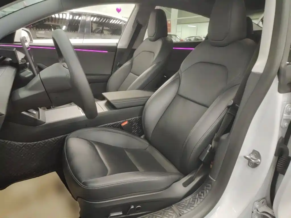 Tesla Model 3 — миниатюра 15