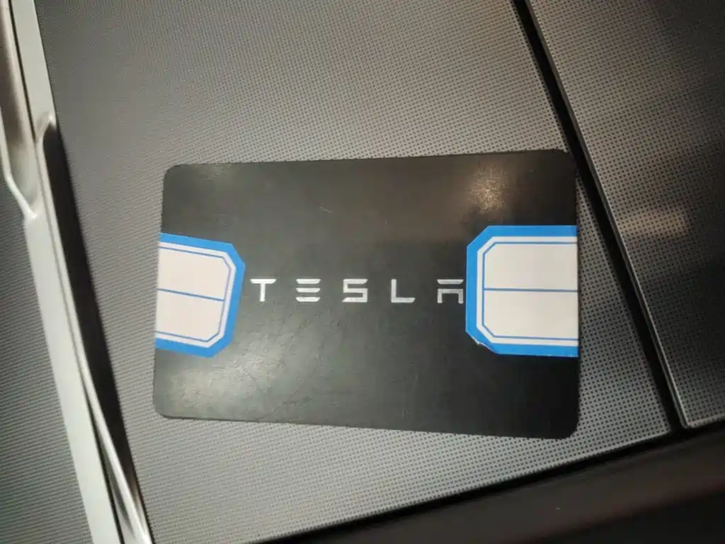 Tesla Model Y — миниатюра 9