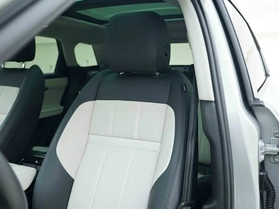 Land Rover Evoque — миниатюра 12