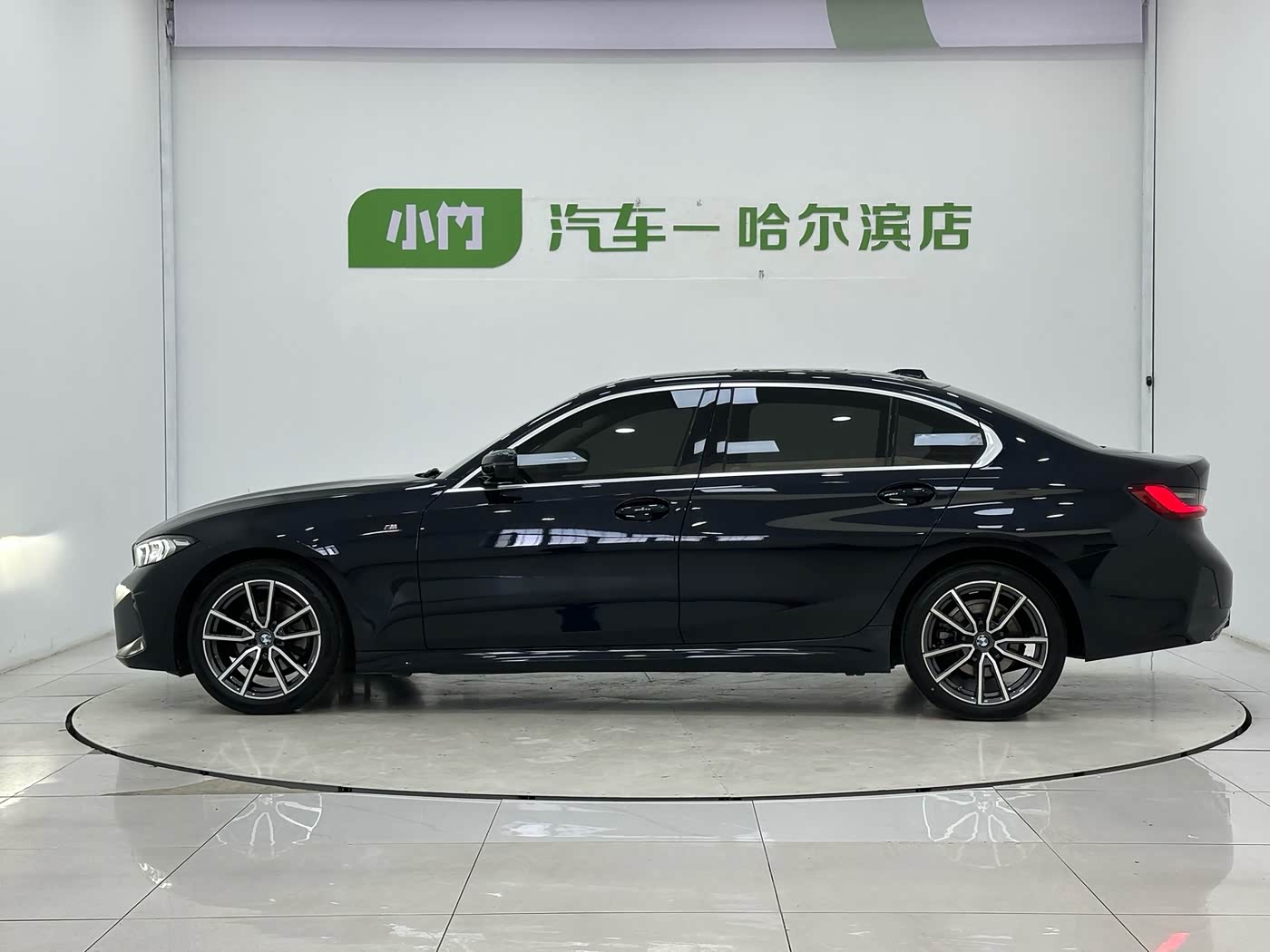 BMW 3 Series 2.0 л 2023 г. Чёрный, пробег 15700 км
