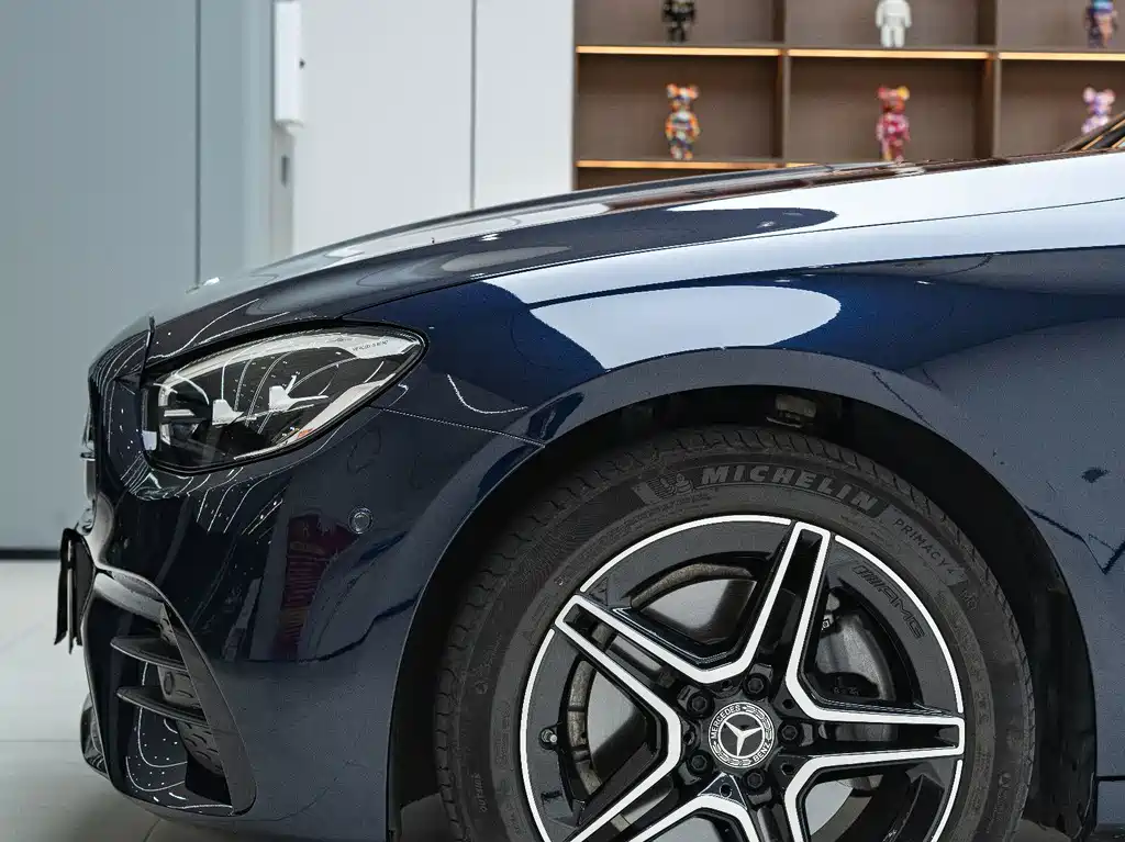 Mercedes-Benz E-Class (Import) — миниатюра 3