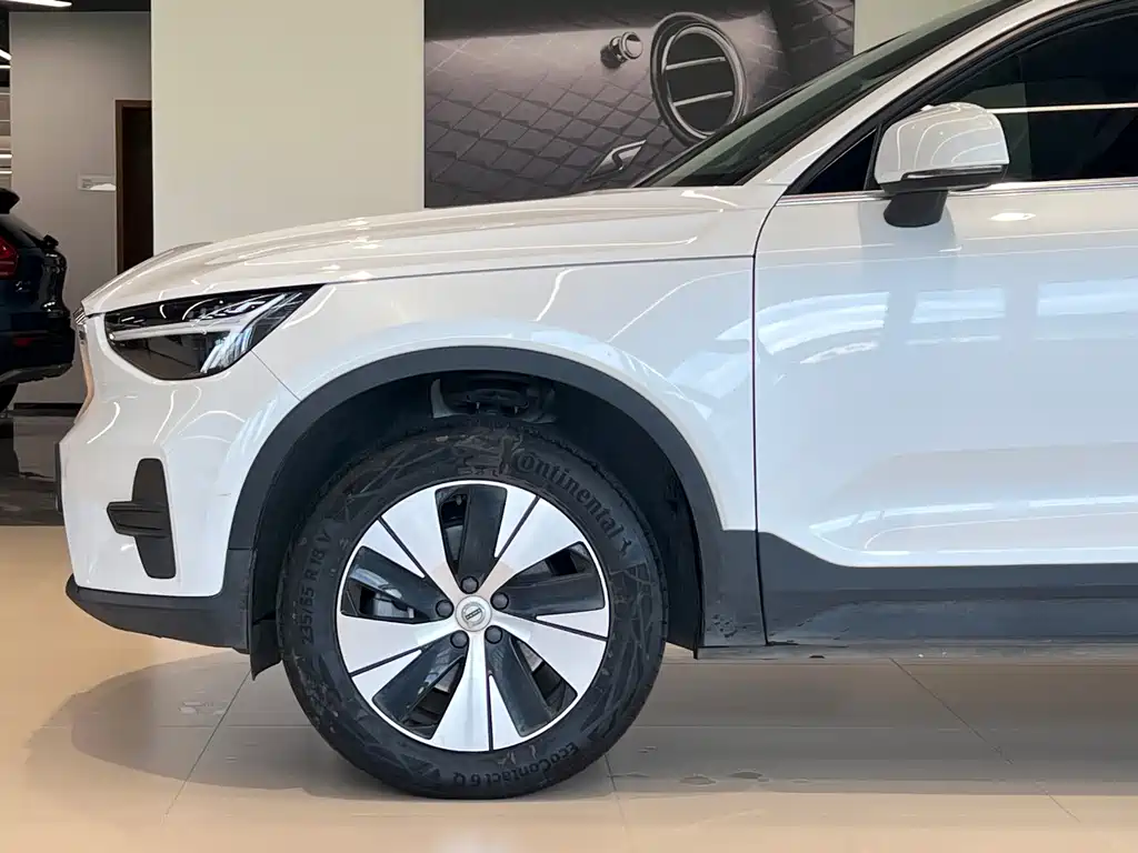 Volvo XC40 — миниатюра 4