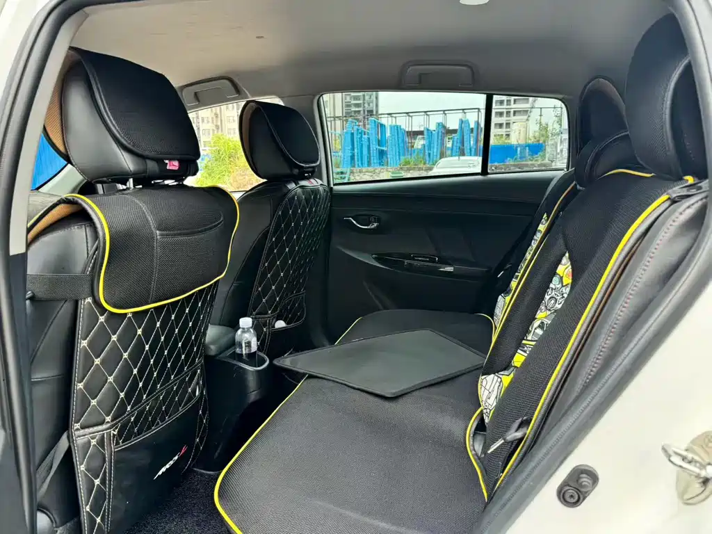 Toyota Yaris L — миниатюра 8