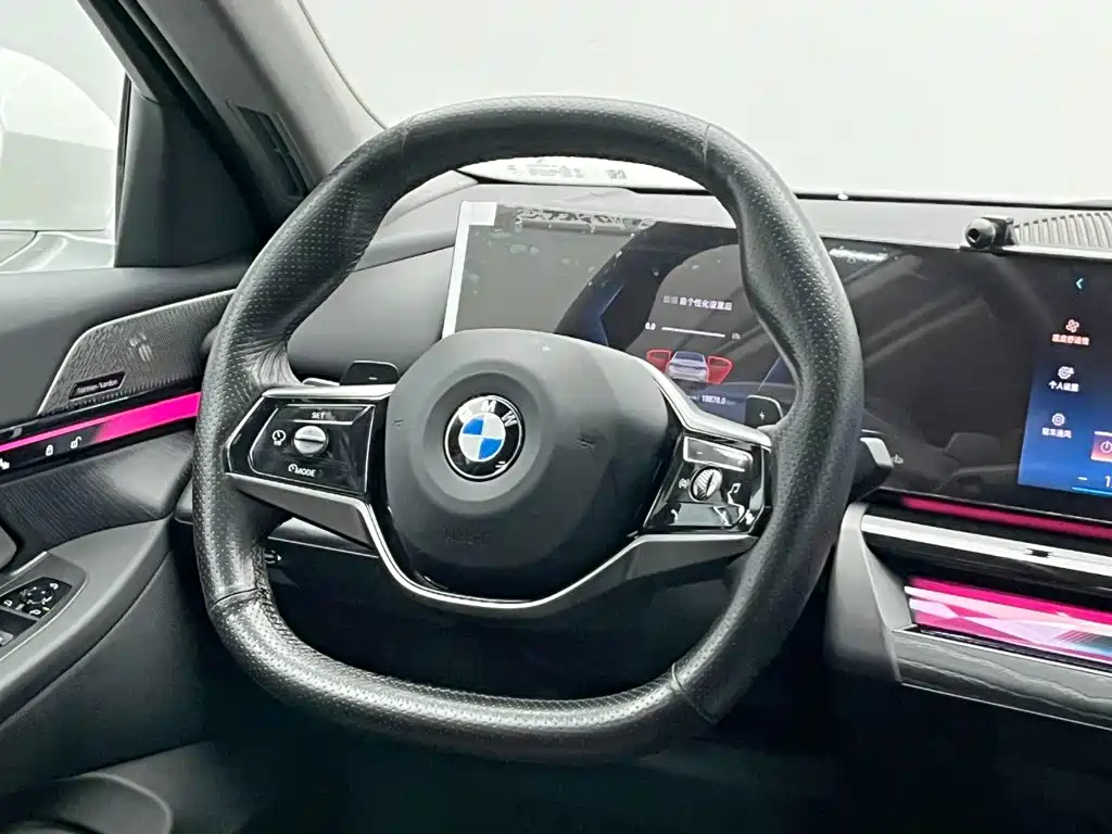 BMW 5 Series — миниатюра 22