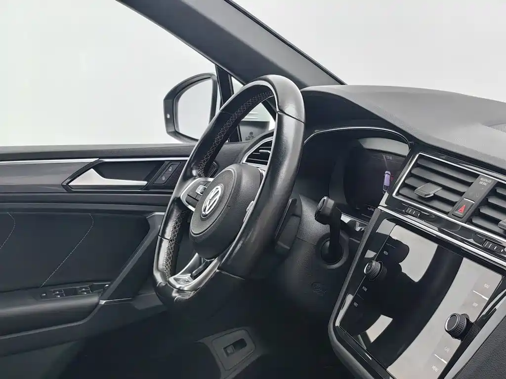 Volkswagen Tiguan — миниатюра 22