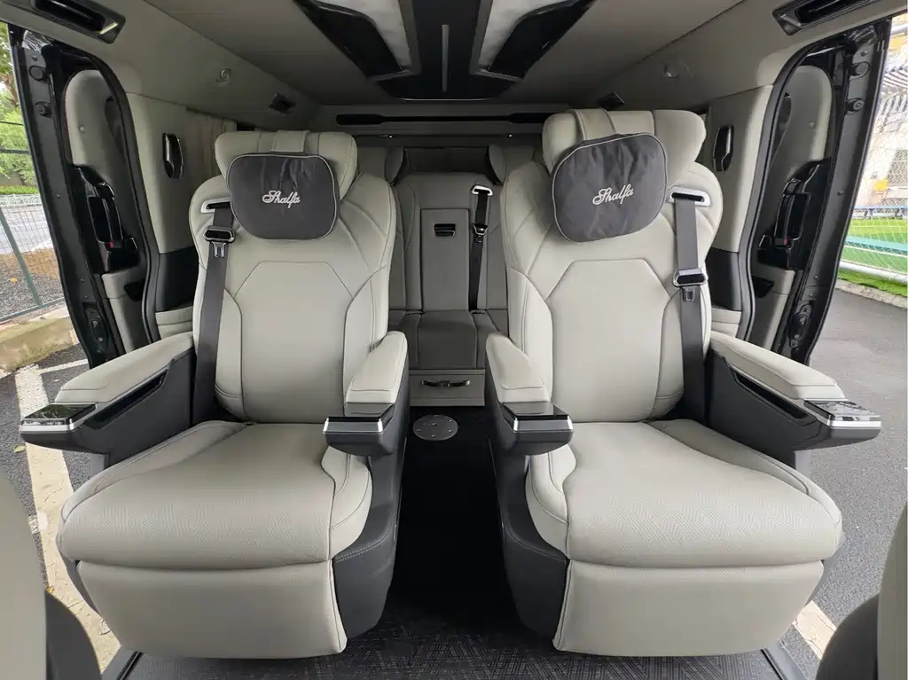 Toyota Hiace — миниатюра 26