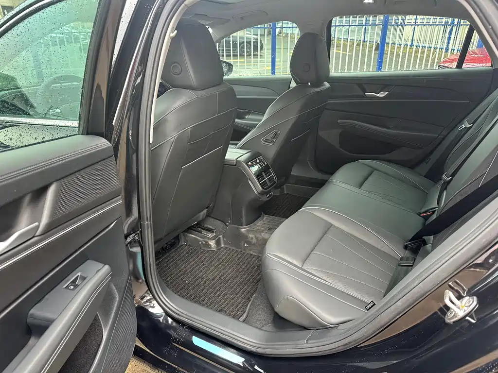 Volkswagen Passat 2025 Pro 380TSI
