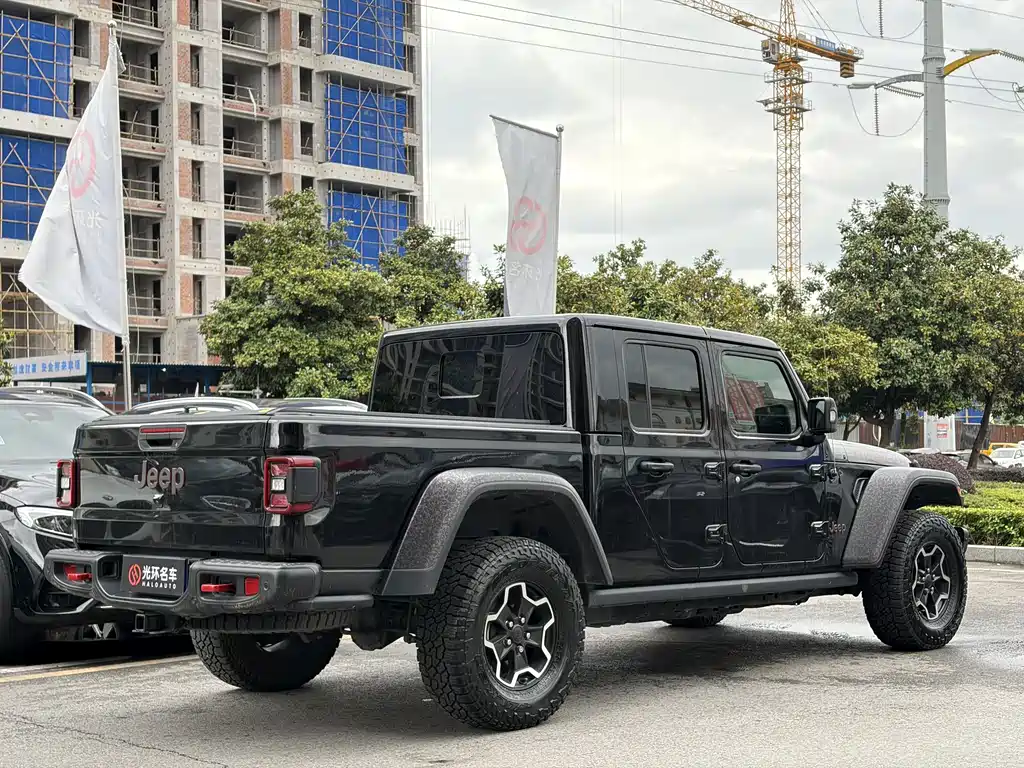 Jeep Gladiator — миниатюра 7