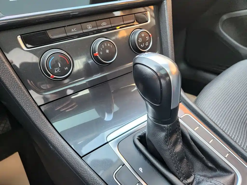 Volkswagen Golf — миниатюра 9