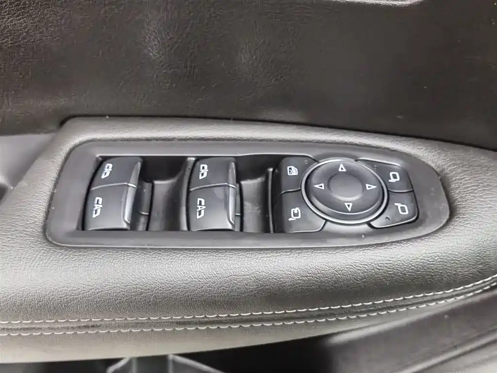 Cadillac XT6 2021 2.0T мест Luxury