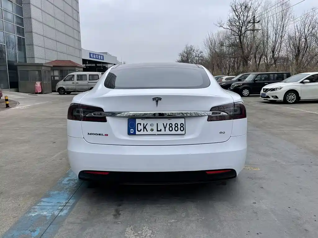 TESLA MODEL S