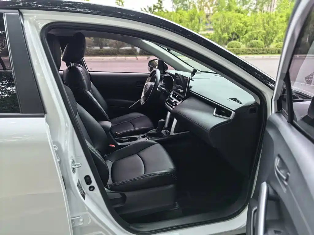 Toyota Corolla Cross — миниатюра 16