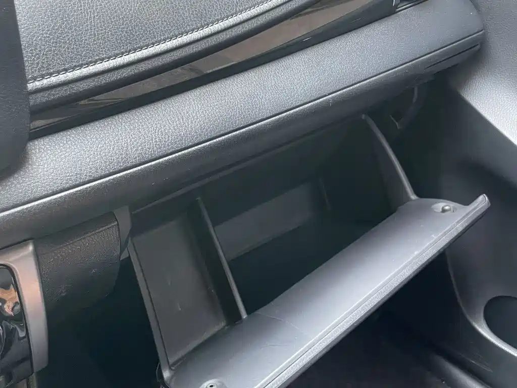 TOYOTA YARIS L ZHIXUAN