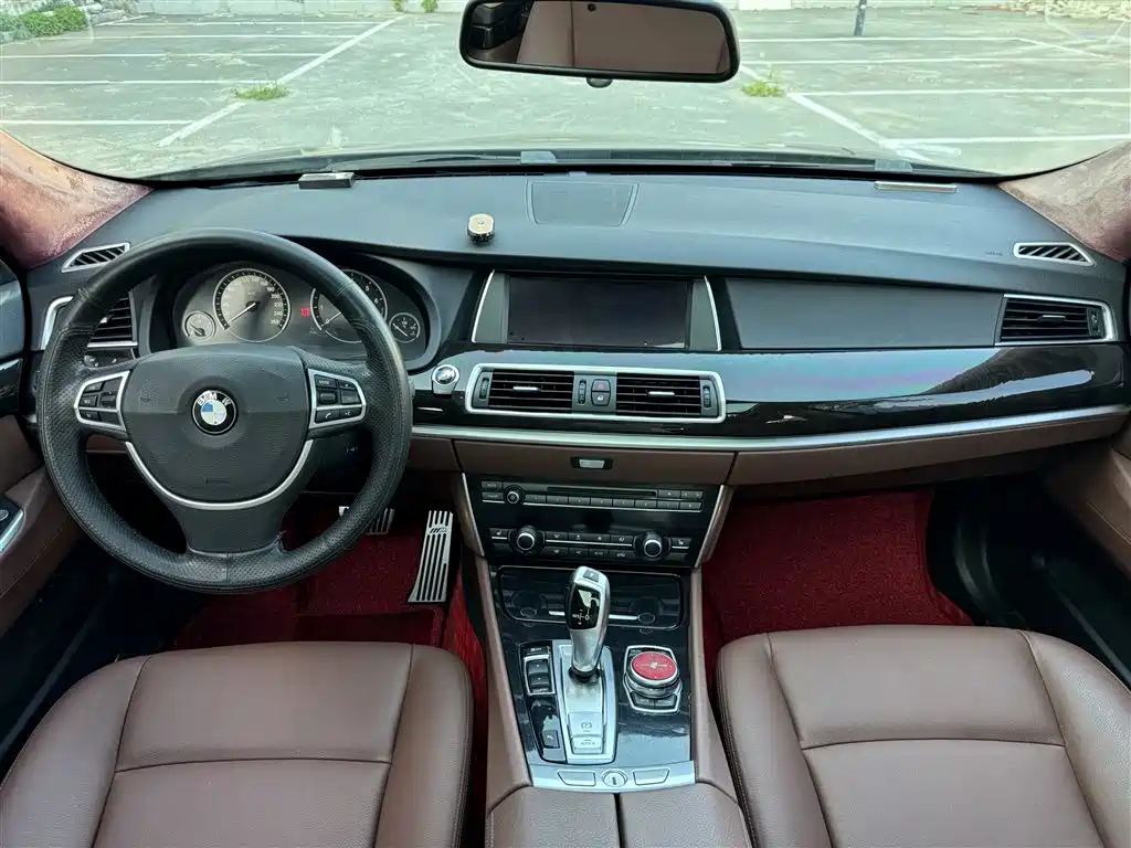 BMW 5 Series GT — миниатюра 8