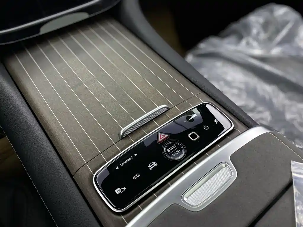Mercedes-Benz EQS SUV — миниатюра 18