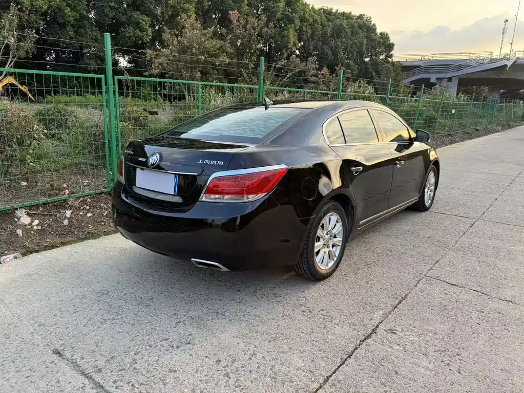 Buick LaCrosse — миниатюра 12