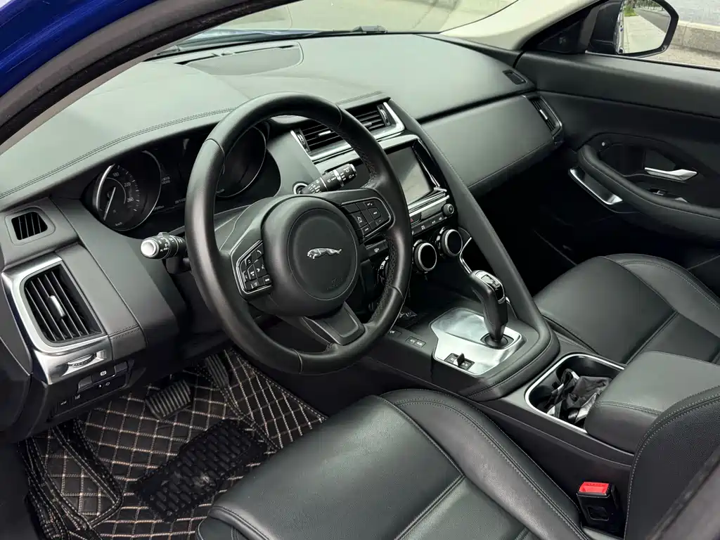 Jaguar E-PACE — миниатюра 6