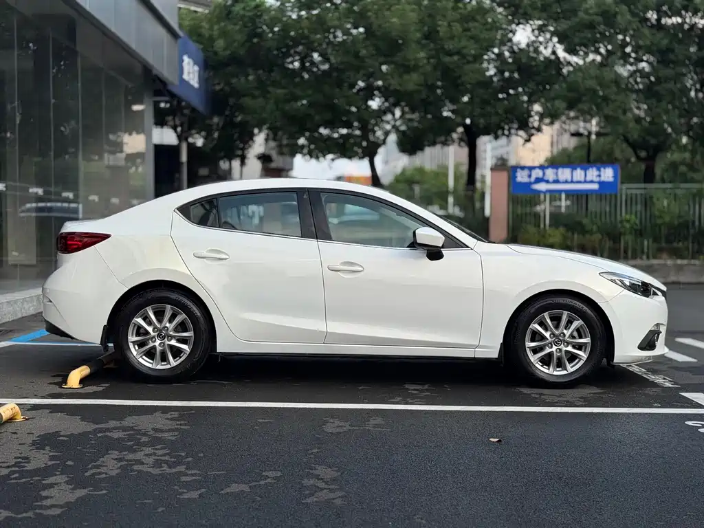 Mazda 3 Axela — миниатюра 4