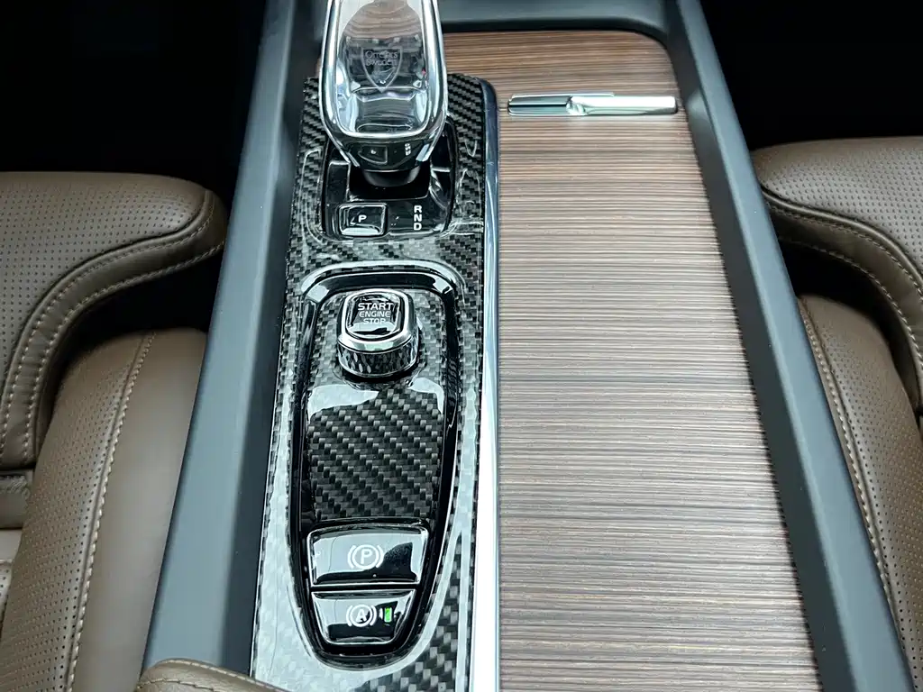 Volvo XC60 PHEV — миниатюра 28