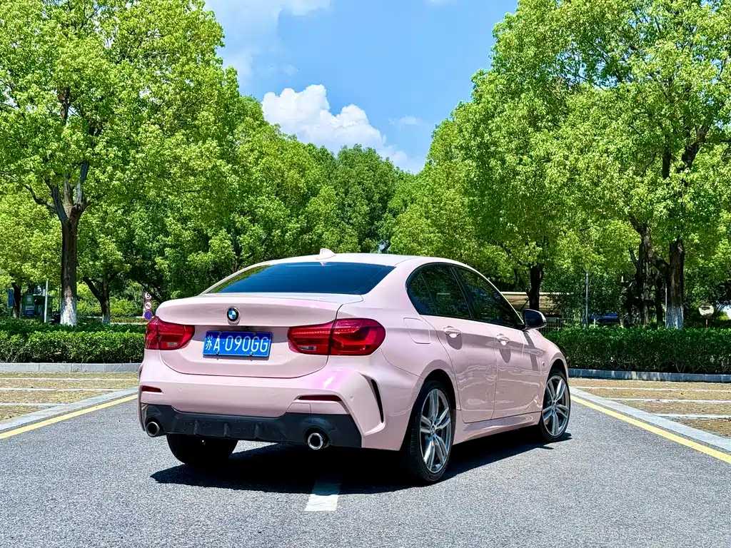 BMW  1 SERIES