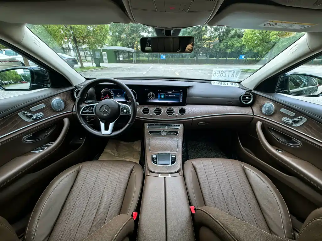 MERCEDES-BENZ E CLASS