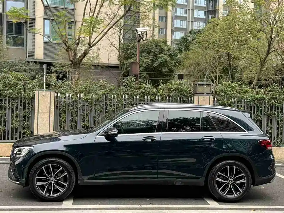 MERCEDES-BENZ GLC