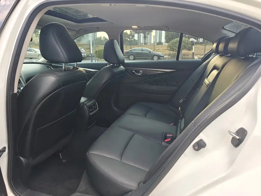 Infiniti Q50L 2022 2.0T Comfort