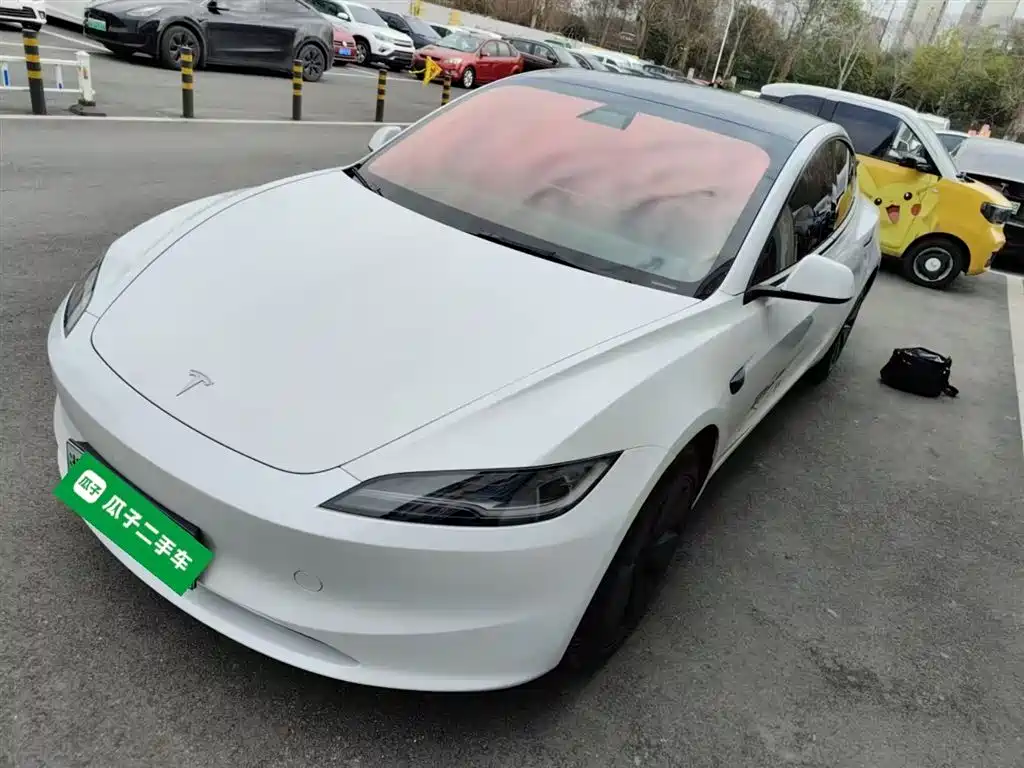 Tesla Model 3 2024