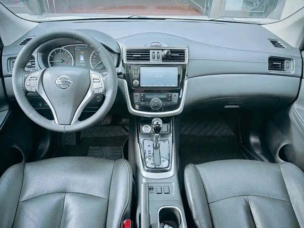 Nissan Tiida — миниатюра 5