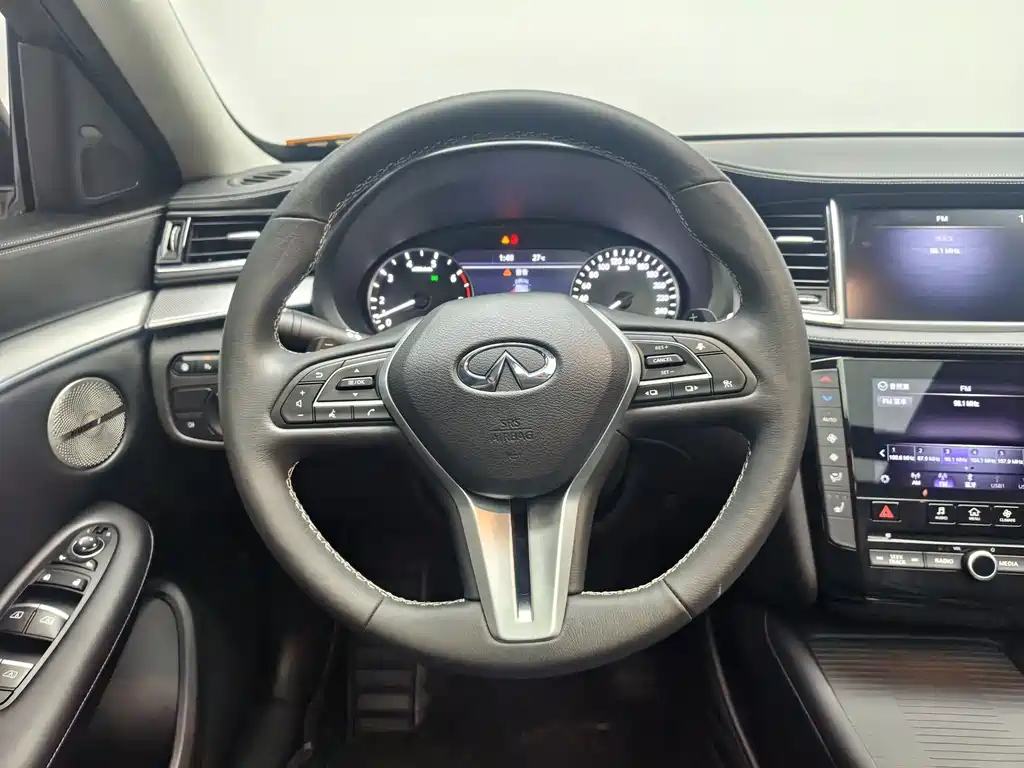 Infiniti QX50 — миниатюра 9
