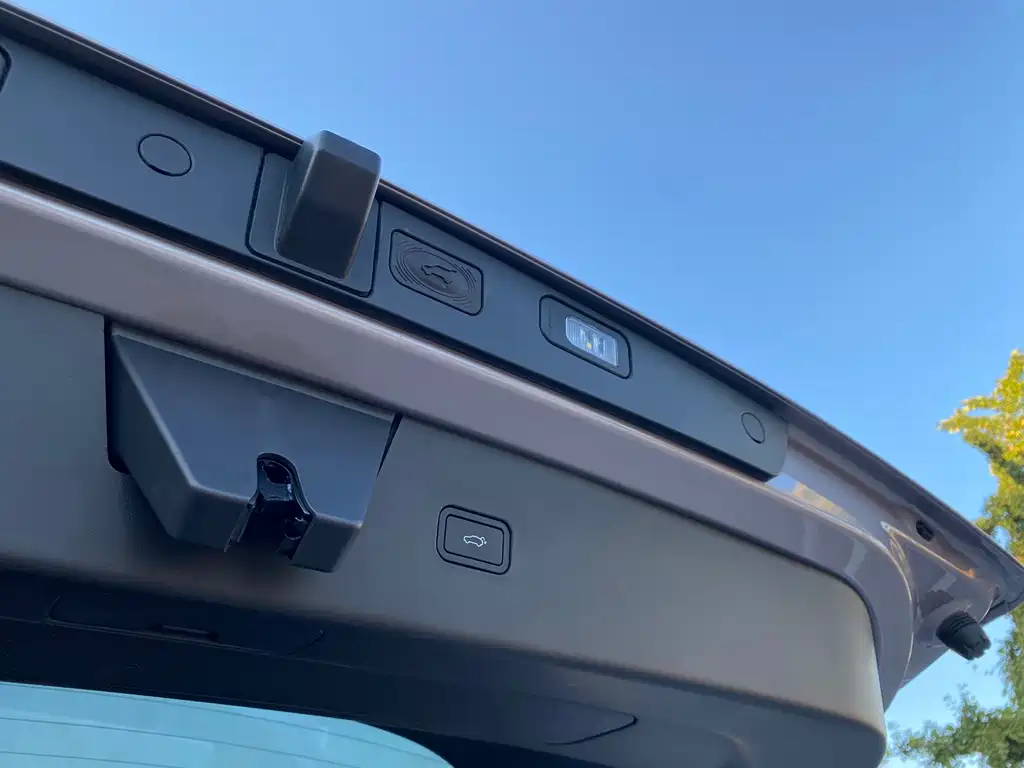 Volvo XC70 PHEV — миниатюра 10