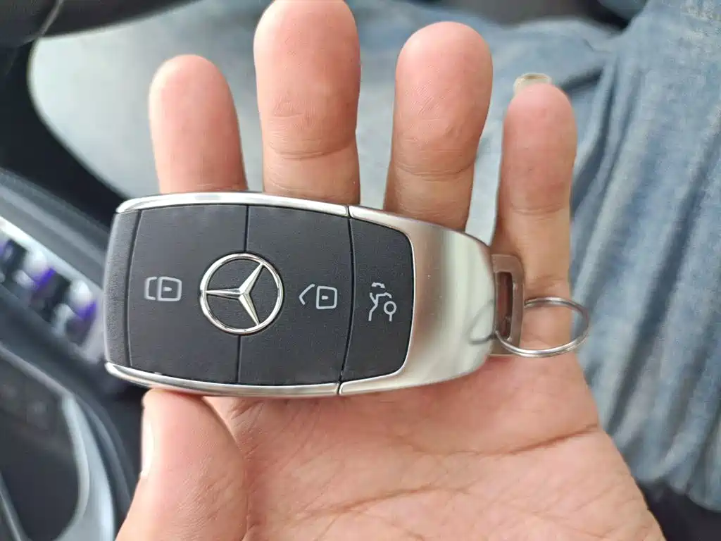 Mercedes-Benz EQC — миниатюра 9
