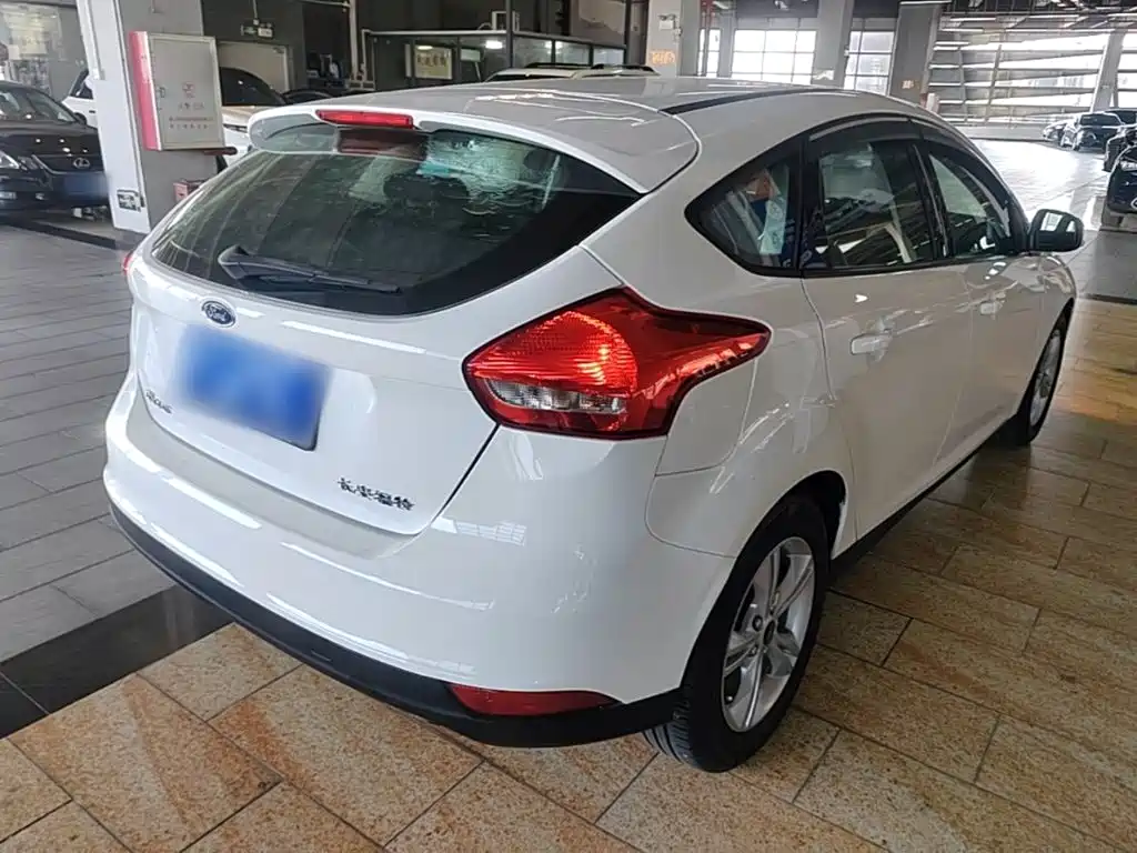 Ford Focus — миниатюра 7