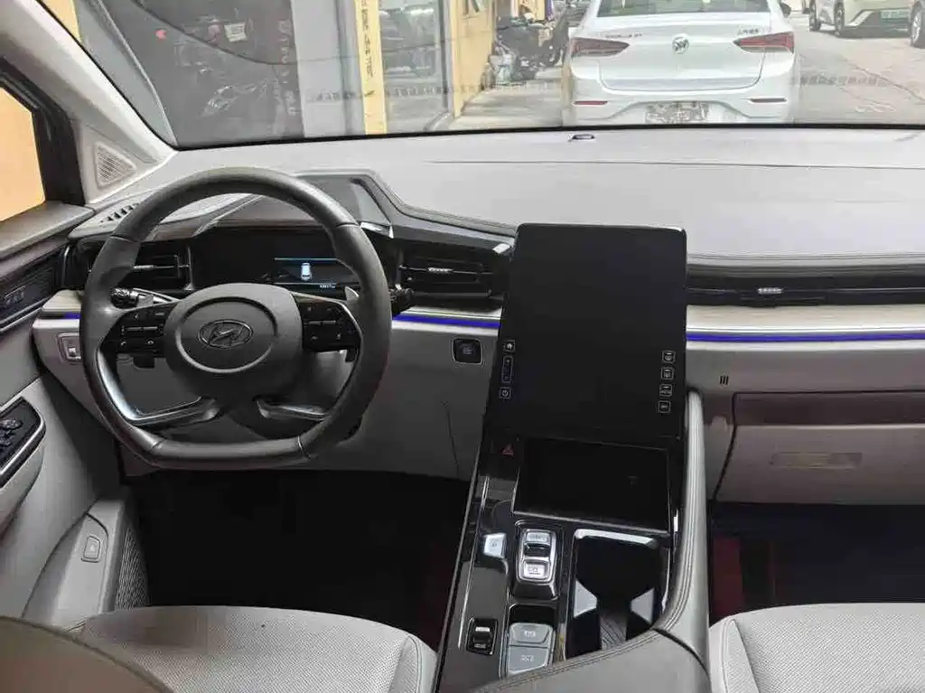 Hyundai Custo — миниатюра 4