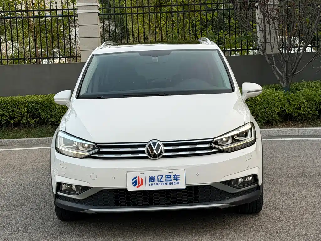 Volkswagen Touran — миниатюра 2