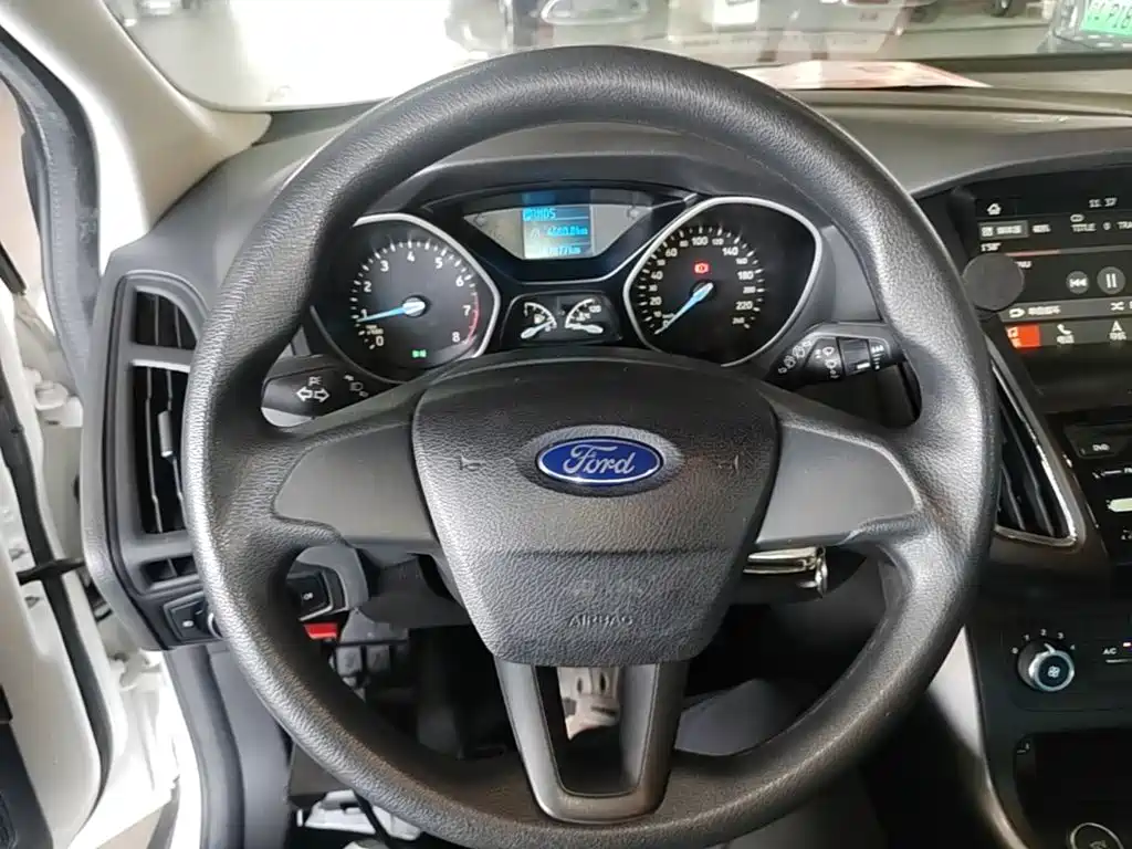 Ford Focus — миниатюра 11