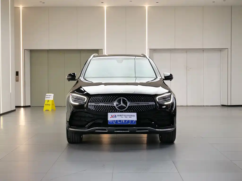 MERCEDES-BENZ GLC