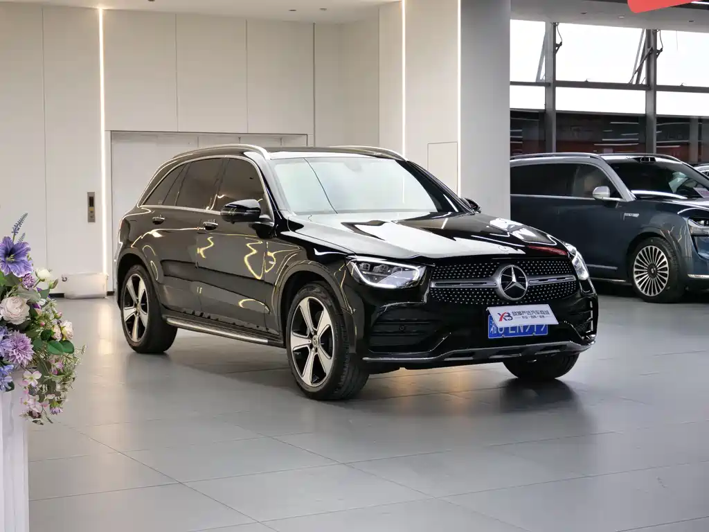 MERCEDES-BENZ GLC