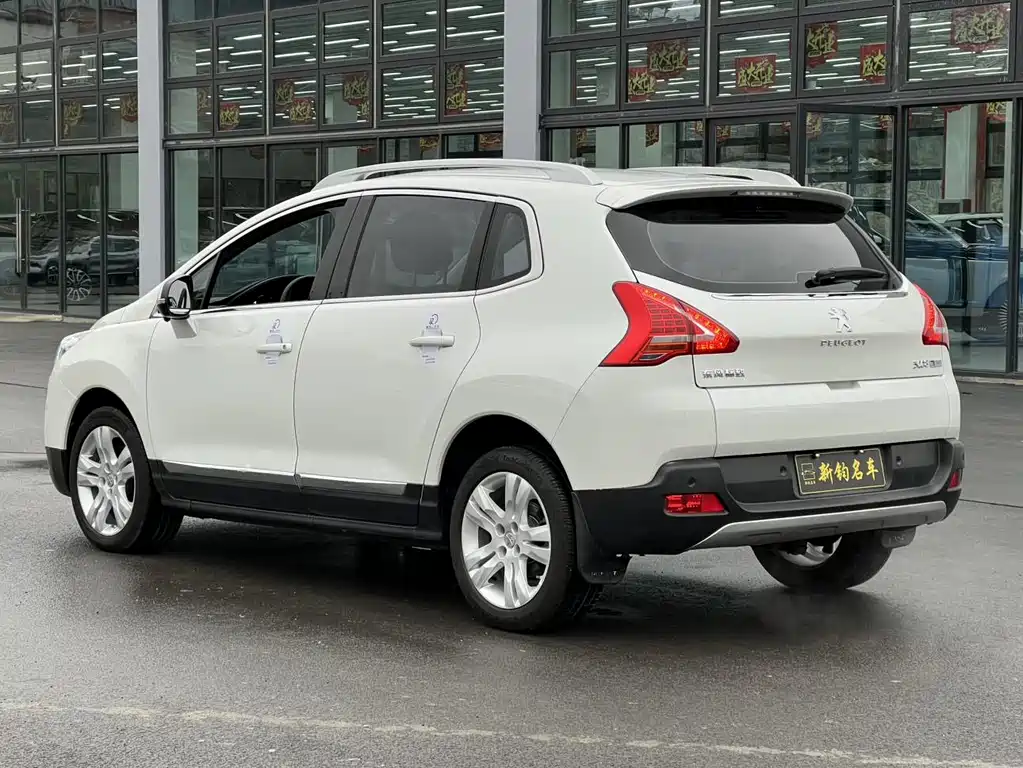 PEUGEOT 3008