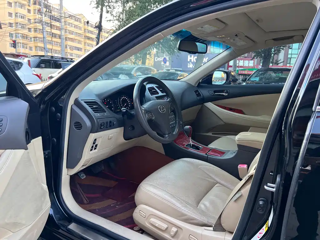 Lexus ES — миниатюра 7