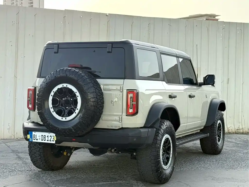 Ford Bronco — миниатюра 7