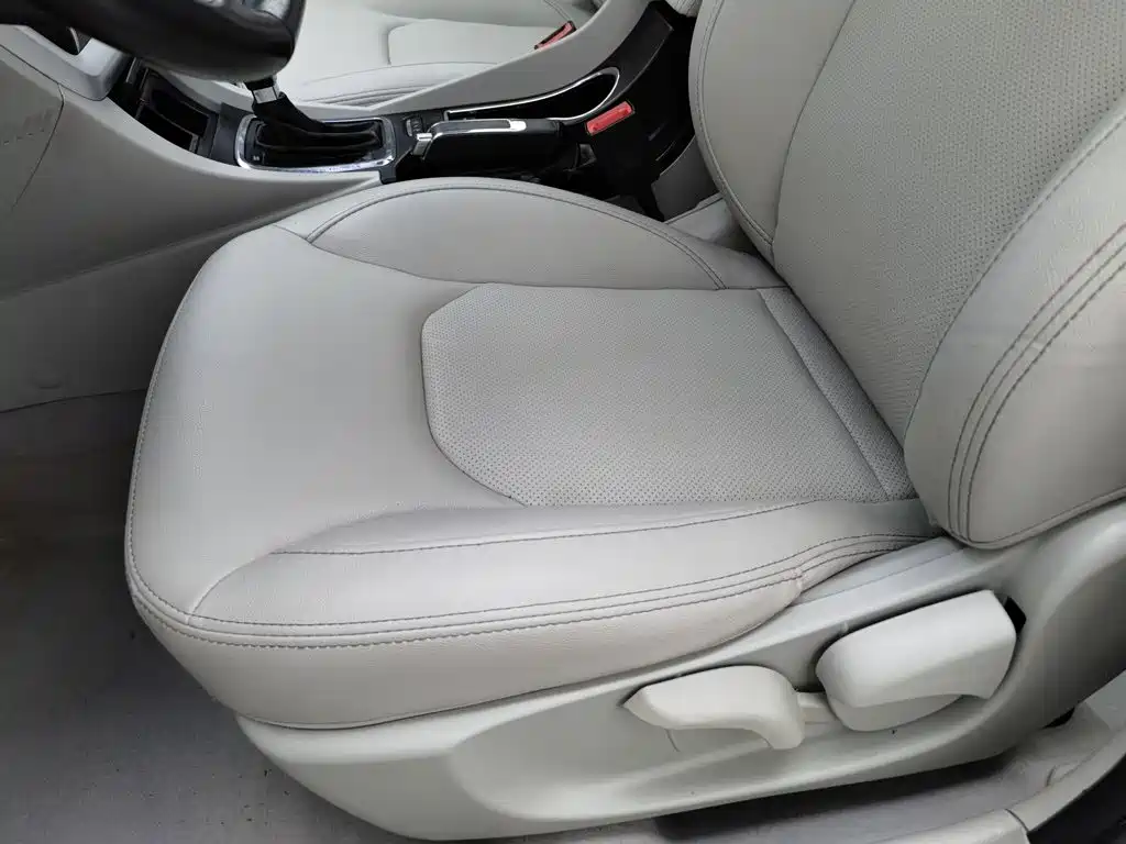 Geely Emgrand — миниатюра 20
