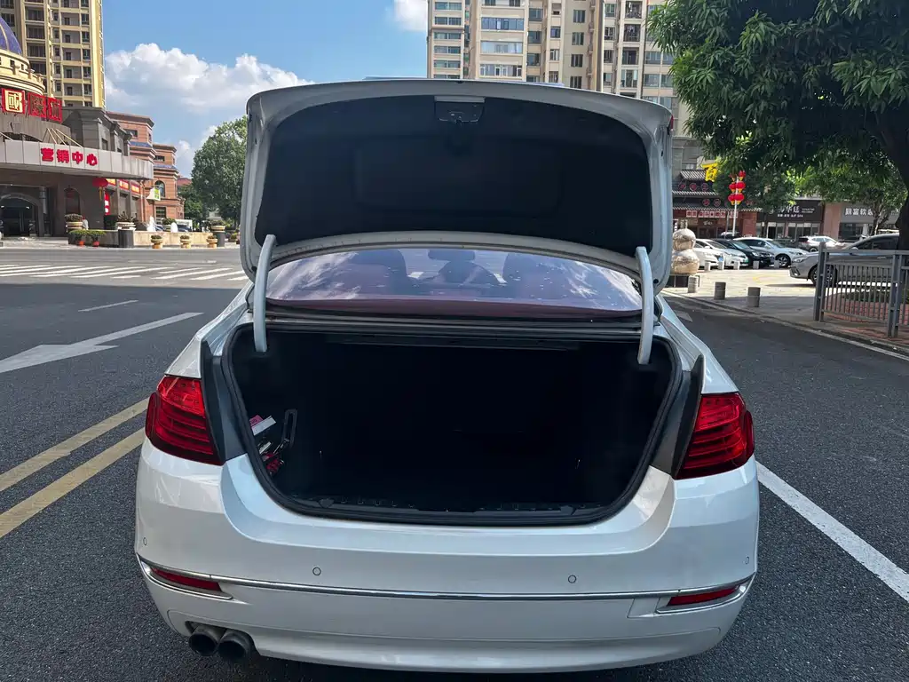 BMW 5 Series — миниатюра 19