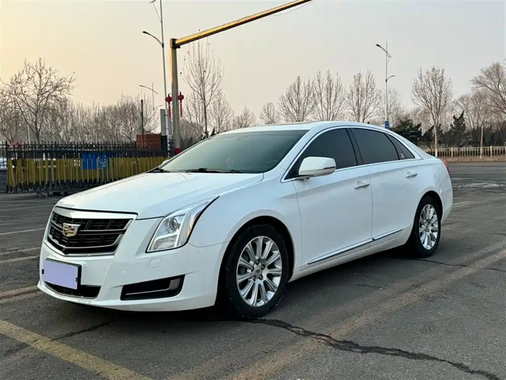 CADILLAC XTS