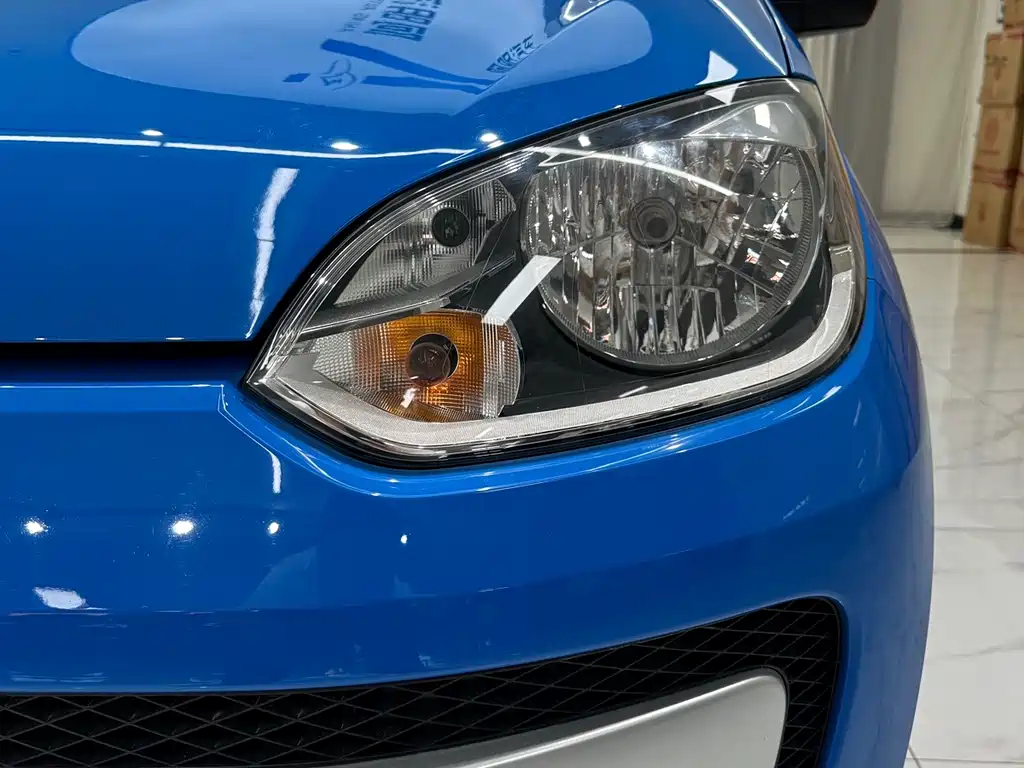 Volkswagen up! — миниатюра 7